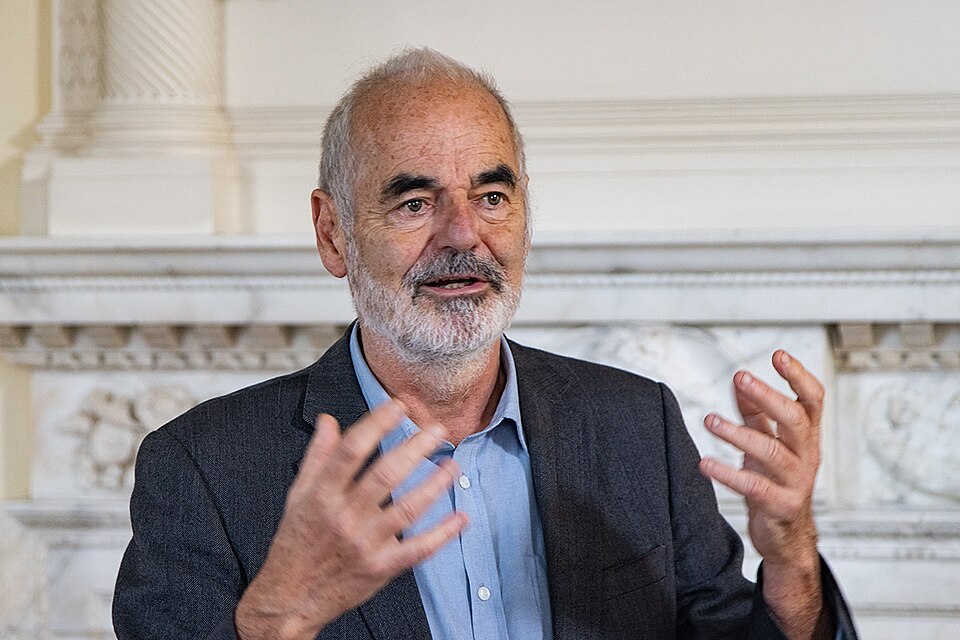 Prof Sir David Spiegelhalter portrait